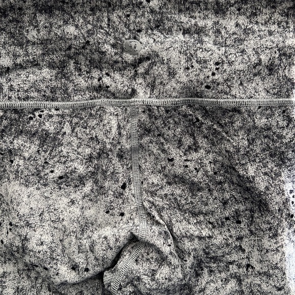 Lululemon. Wonder Under leggings. Barely worn. - Picture 2 of 4